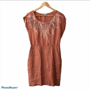 Vintage inspired dress with cut-out back